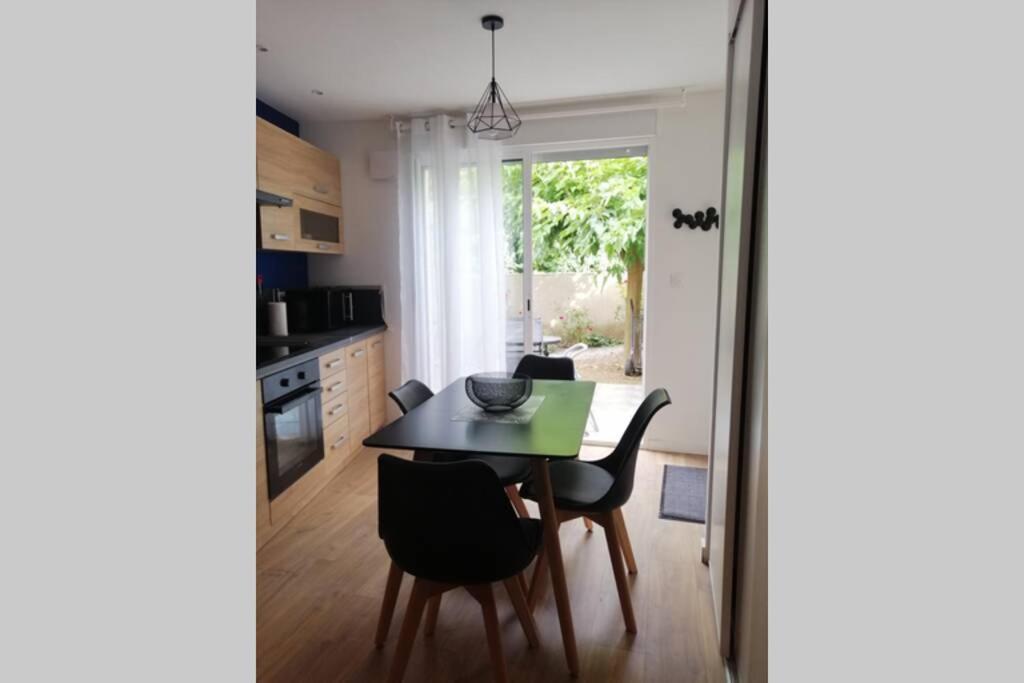 Charmant Appartement Avec Terrasse Pont-de-l'Isere Exterior photo